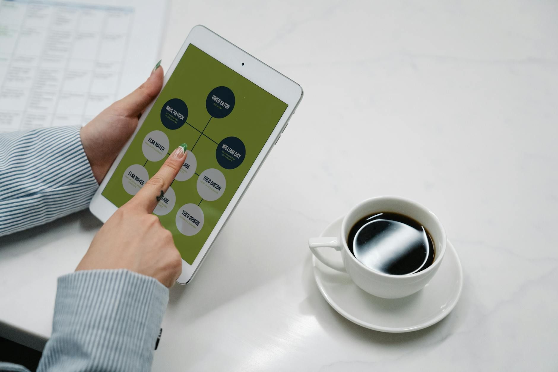 NextX — Tại Sao Doanh Nghiệp Việt Cần Tự Động Hóa CRM Ngay Bây Giờ?