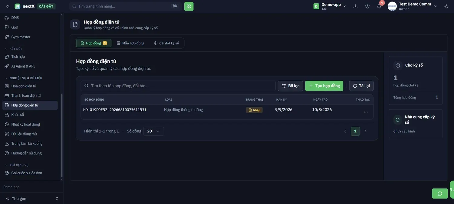 Ba tab Hợp đồng / Mẫu hợp đồng / Cài đặt ký số (mũi tên trên) và nút + Tạo hợp đồng (mũi tên dưới)