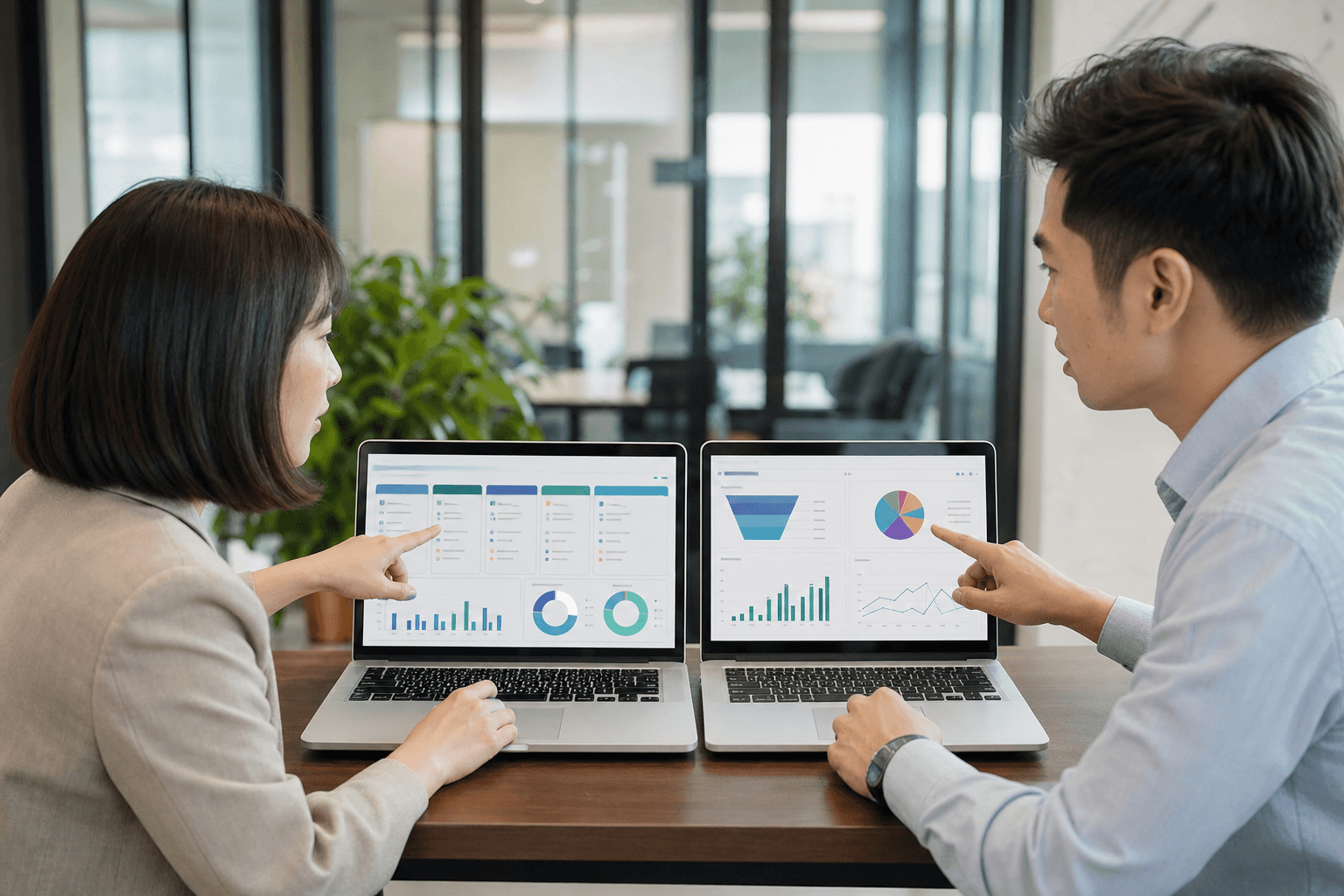 NextX — Doanh nghiệp SME Việt so sánh hai nền tảng CRM trước khi lựa chọn triển khai