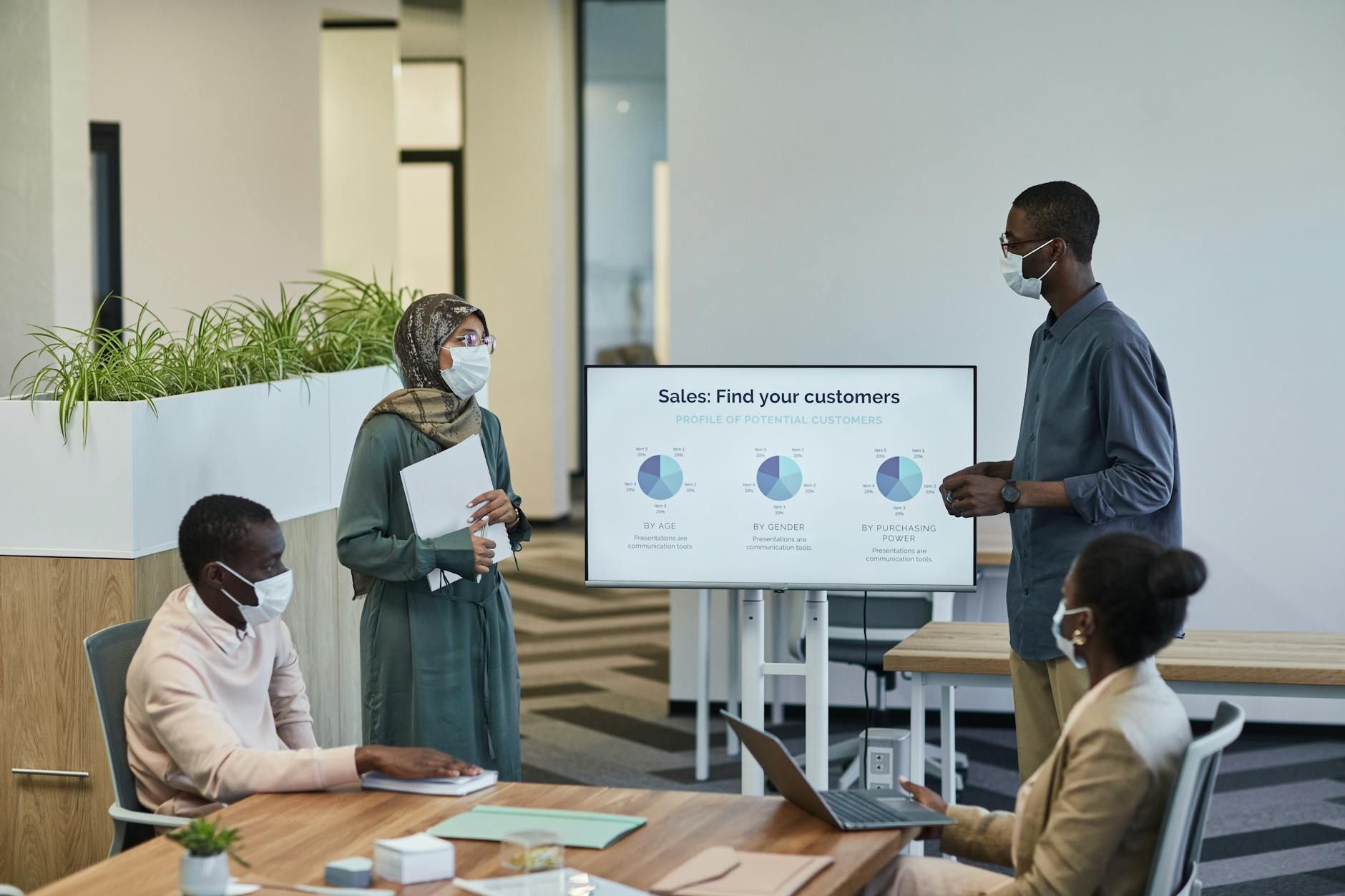 NextX — Vì Sao Doanh Nghiệp Cần CRM Để Tự Động Hóa Onboarding?