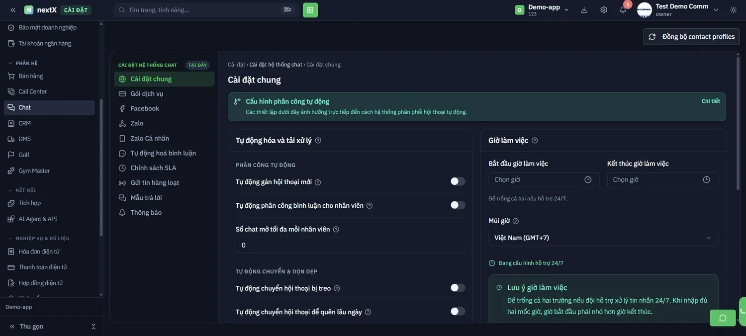 Nút Đồng bộ contact profiles (mũi tên trên), danh sách mục cấu hình Chat (mũi tên trái) và các công tắc phân công tự động
