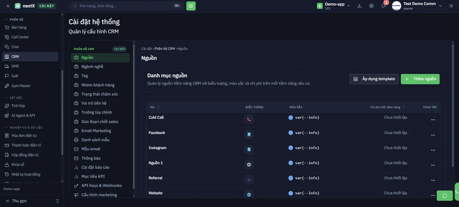 Danh sách mục cấu hình CRM ở cột giữa (mũi tên trái), nút Áp dụng template và + Thêm nguồn (hai mũi tên phải)