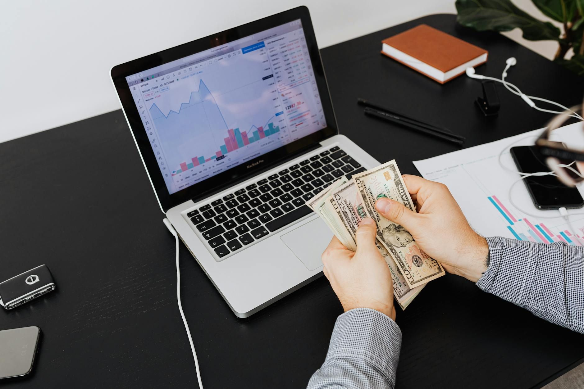 NextX — Cách tính ROI khi đầu tư phần mềm quản lý doanh nghiệp